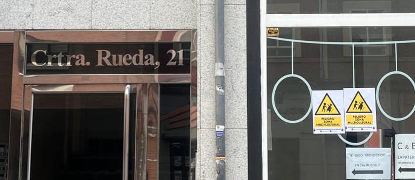 fe_valladolid's tweet photo. Bandas Latinas, machetazos, delincuencia, inseguridad, y terrorismo islámico, así están las calles donde juegan nuestros hijos.
Los falangistas lo tenemos claro, solución, #Remigración ✈️ https://t.co/hQmh6uaDg4