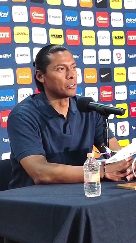 factorcu4tro's tweet photo. 😰 ¿En duda su continuidad pese al título? #VíctorVelázquez e Iván Alonso rompe el silencio sobre la permanencia de #JoelHuiqui como entrenador de #CruzAzul. 

✍🏼 @Miguel_CCardona 
https://t.co/5gHvjUEWd5

#factorcu4tro https://t.co/AGrTsXzfLg