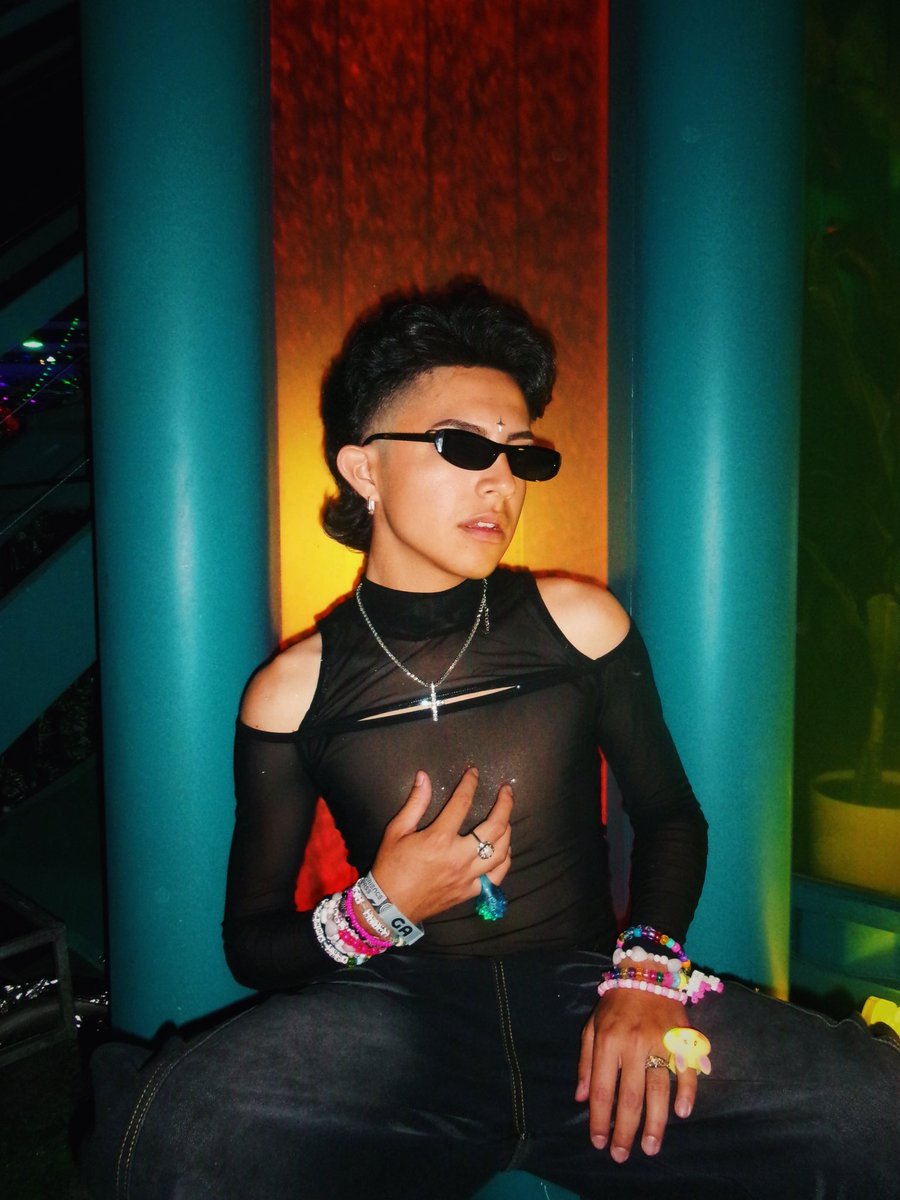 _bubzz_j's tweet photo. edc👾 https://t.co/0UoiVSEmuI
