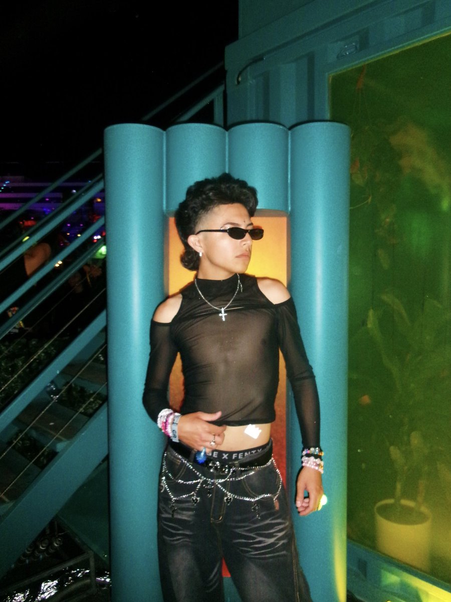 _bubzz_j's tweet photo. edc👾 https://t.co/0UoiVSEmuI