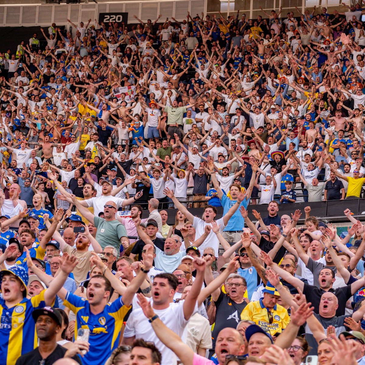 Leeds United Español tweet media