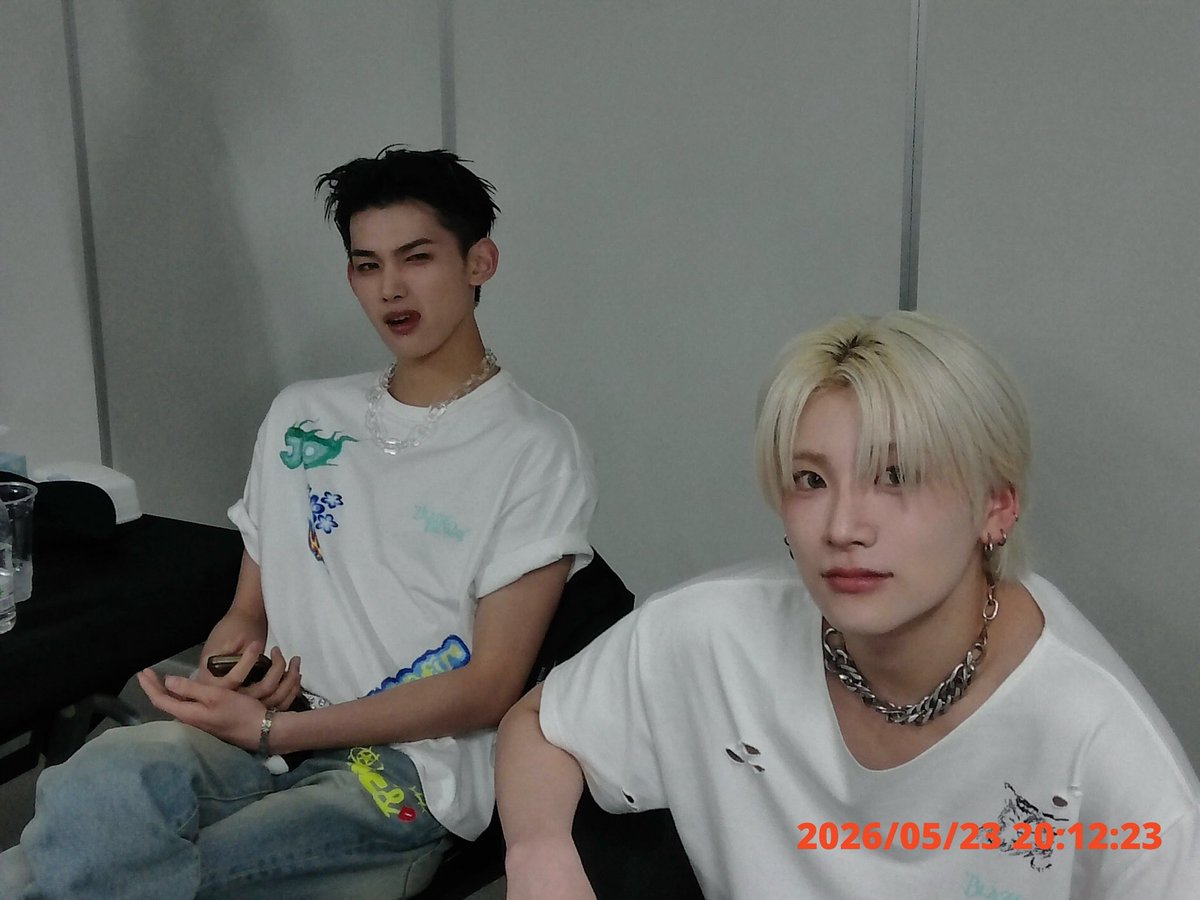 askrO7O8's tweet photo. 진짜 감사하시다 https://t.co/5txG2KGWkq