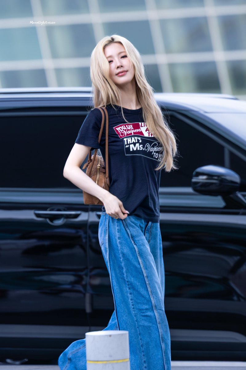 Moonlightosun's tweet photo. 260525  ICN✈️

OOTD💙

#MIYEON #미연 #ミヨン #idle #아이들 https://t.co/R4U2Be8zwj