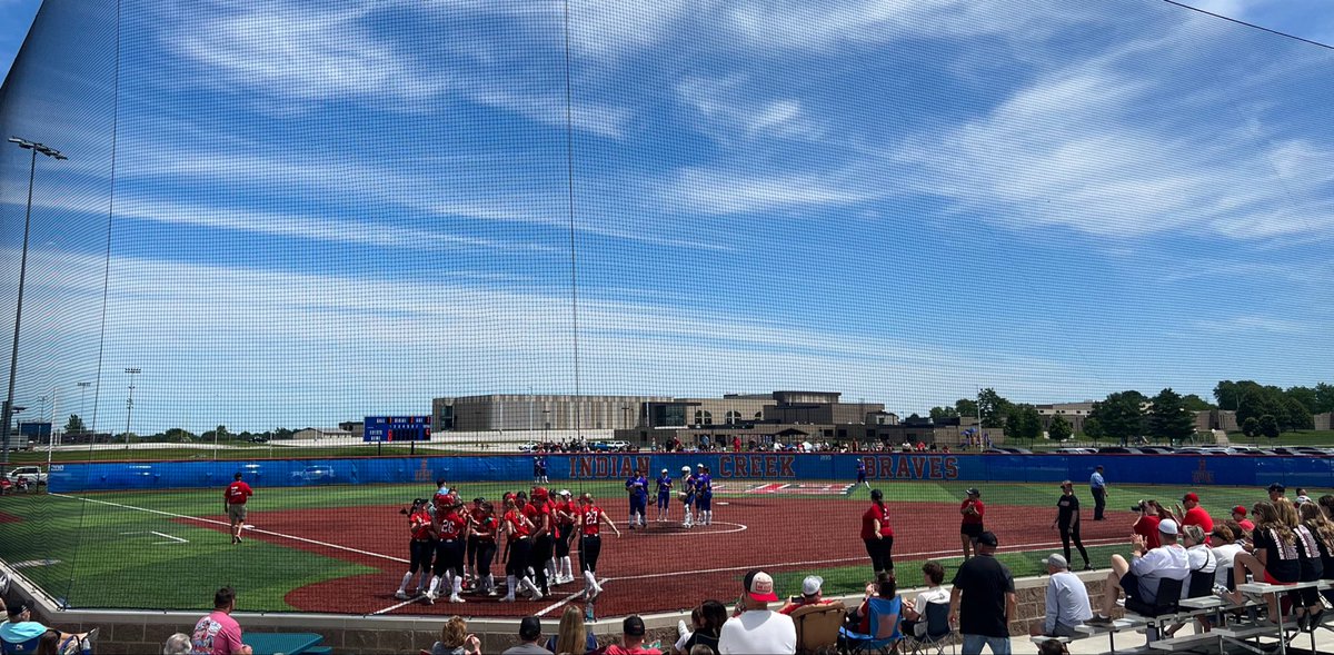 VoelzJames's tweet photo. Great day for some Dragon Softball!! NPHS takes an early 1-0 lead over Indian Creek with a homer over left field!! LET’S GOOOO!! @ginapleak @MitchanerNPCS @NPDragonsSball @BurkNPHS @MooreNPJH #WeAreDragons https://t.co/DukmZVLtIH