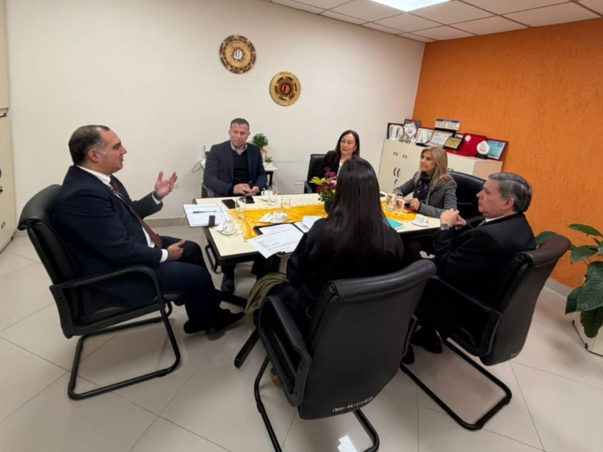 AutomotoresDRA's tweet photo. 🙌🏻 En horas de la mañana se llevó a cabo una reunión en la DGRA con el objetivo de coordinar mecanismos de apoyo interinstitucional en temas relacionados a automóviles involucrados en casos de narcotráfico. https://t.co/pwdXdI731a