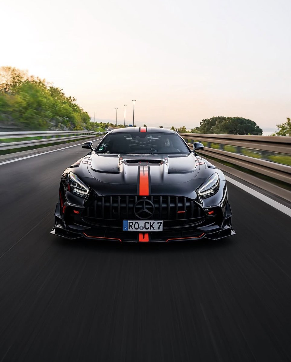 LUX Cars tweet media
