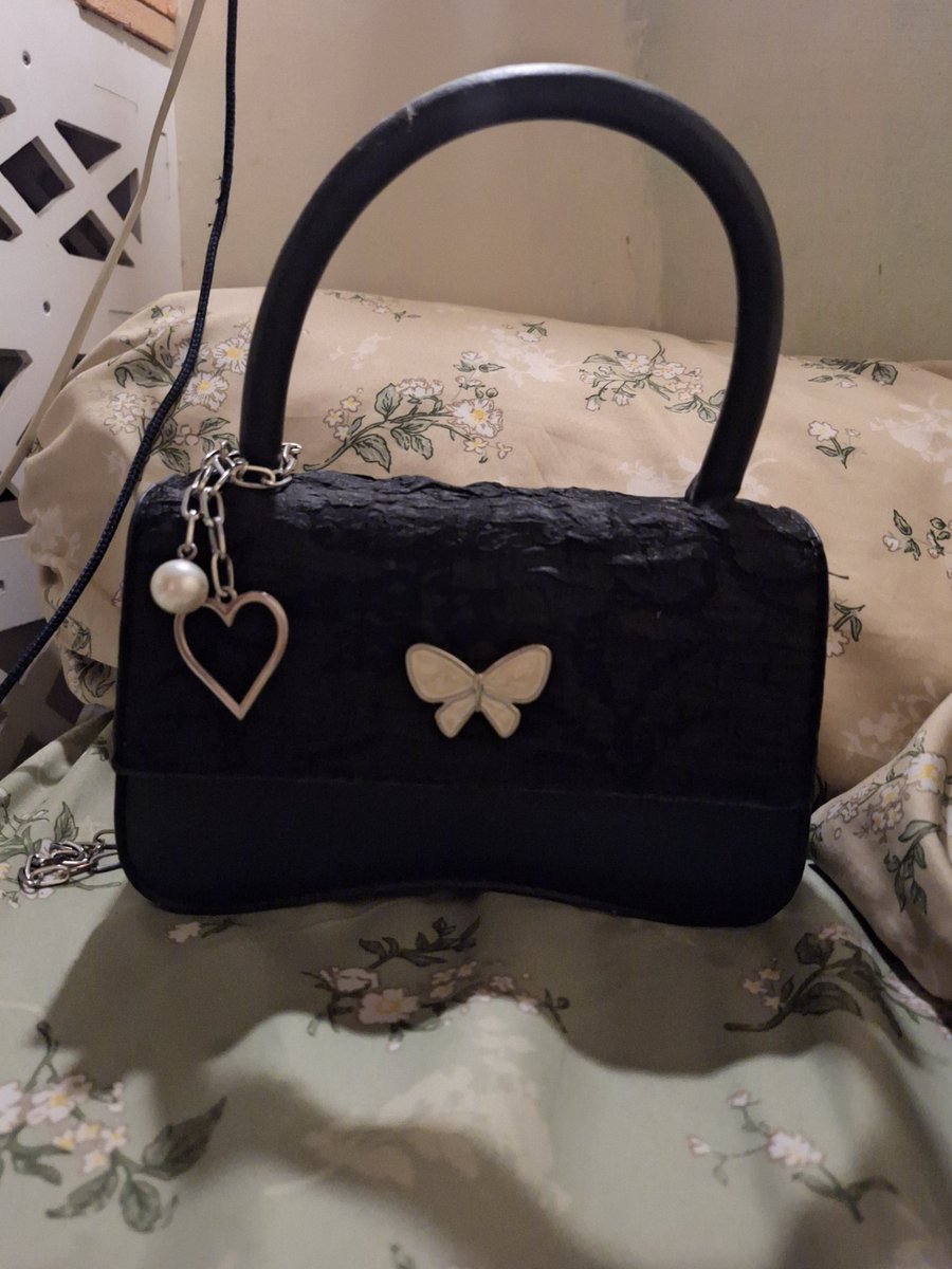 matchaonel's tweet photo. Bismillah mau #preloved 3 barang aku dibawah ini, cek harga, condi, bisa dm yaa link ada dibawah nya lagiiii #zonauangㅤ https://t.co/Bdr8S5M9kt
