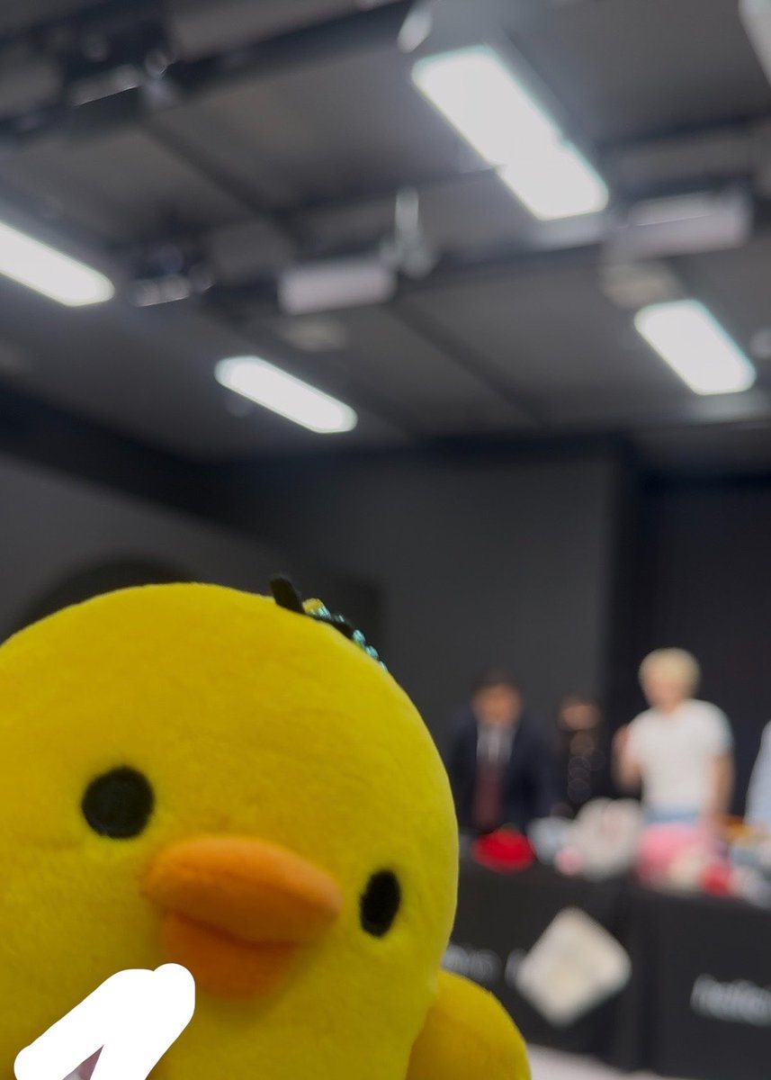 메치 ଳ tweet media