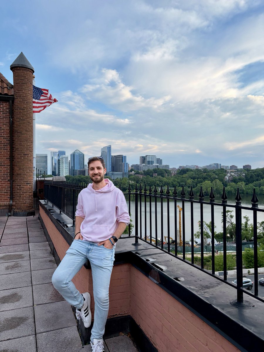 DimitrisArg19's tweet photo. DC 🇺🇸🇺🇸🇺🇸 https://t.co/74mO76U8pV