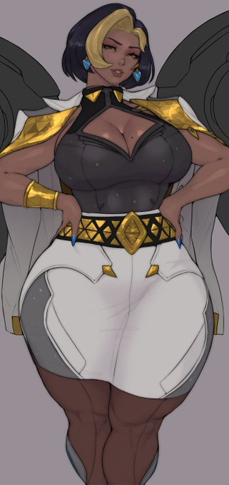 Bangoverwatch's tweet photo. Domina keeps an eye on all her subjects! If you're lucky enough, it might even be you she's got an eye on! https://t.co/zmELrNqaw4