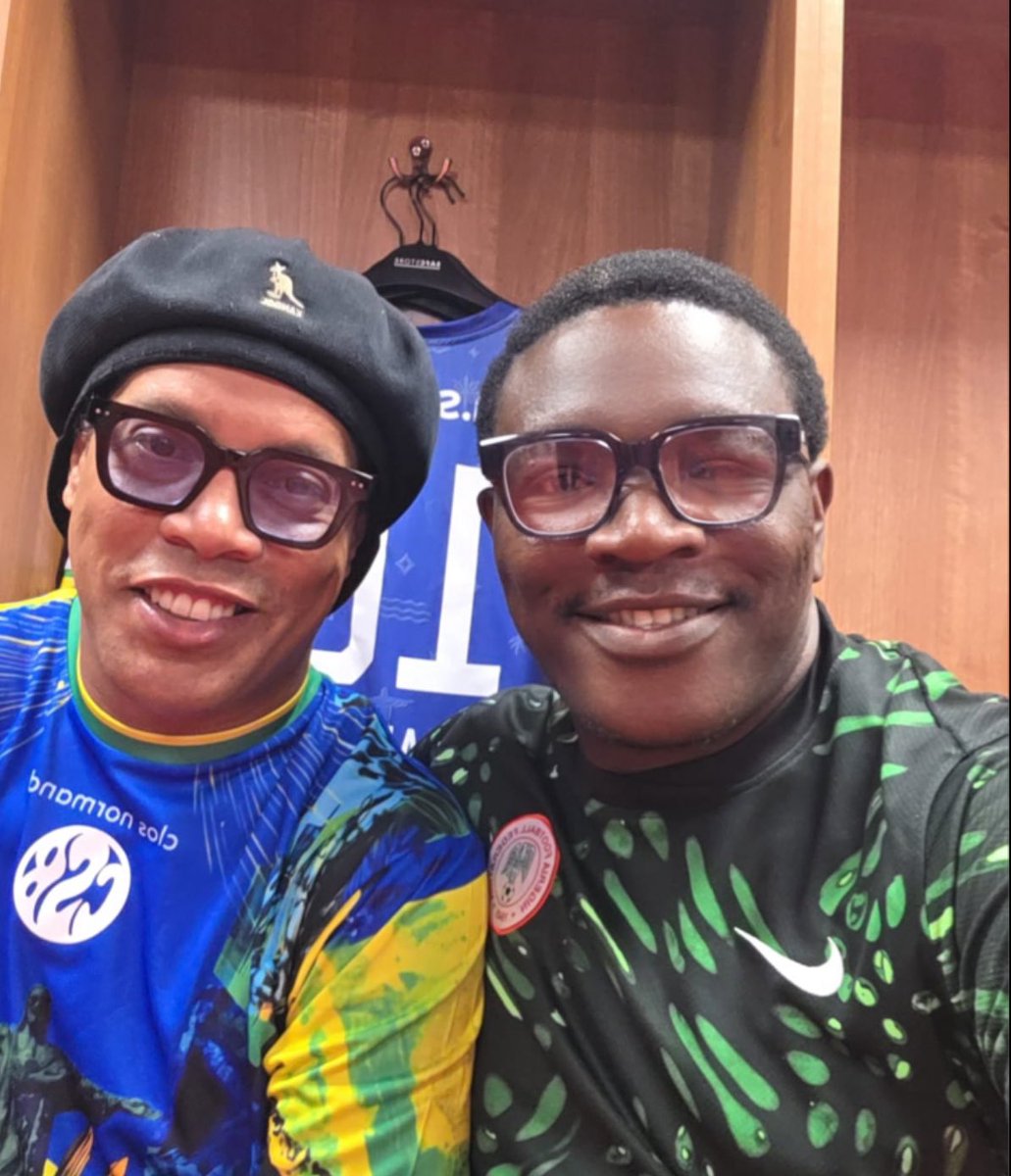 sportingshina's tweet photo. It was great sharing some time today with one of my football heroes, Ronaldinho Gaúcho. 🤙🇧🇷 https://t.co/Ic9iOb35e5