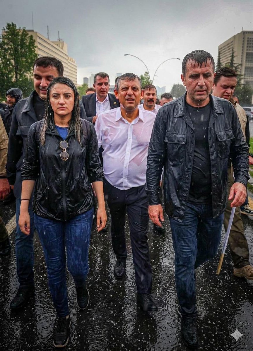 Özge Zaim tweet media