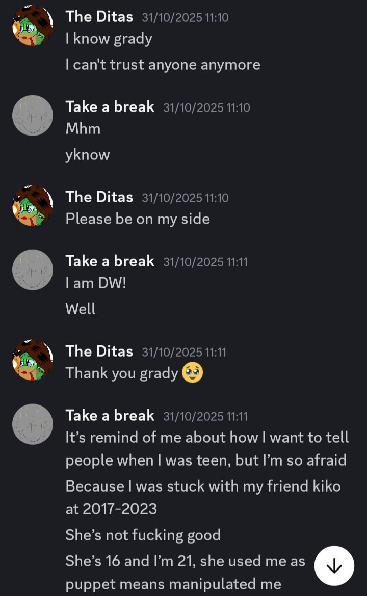 Amanditas4's tweet photo. I want to tell you people to be careful with people like @/GradyTheSilly

A while before the expose, i told him about my own struggles, yet he still painted himself as a victim, i trusted, now im disgusted

People like him aren't welcome in the SML community and nowhere else https://t.co/1FxJexIf4A