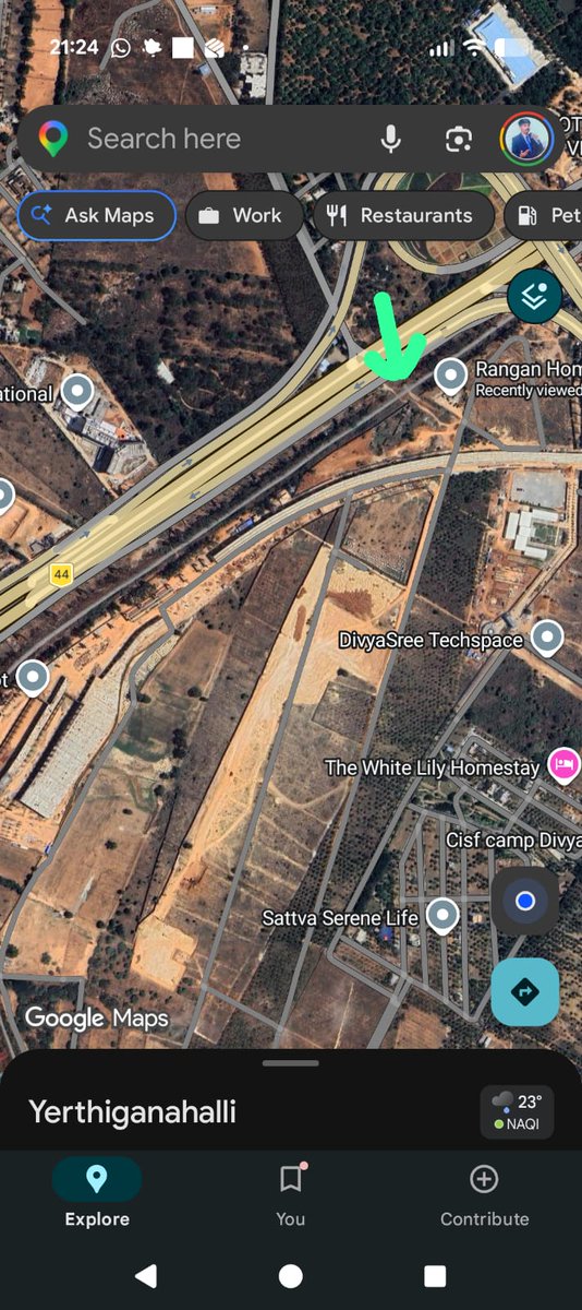 naashonomics's tweet photo. That's the railway under pass. Zoom it in the maps and see. The road I pointed out earlier will ext nd till this point as per CDP plan. This under pass will connect the service road that goes upto the toll plaza. #godrej #birla #Tata #divyashree https://t.co/5R3o3kwvOd