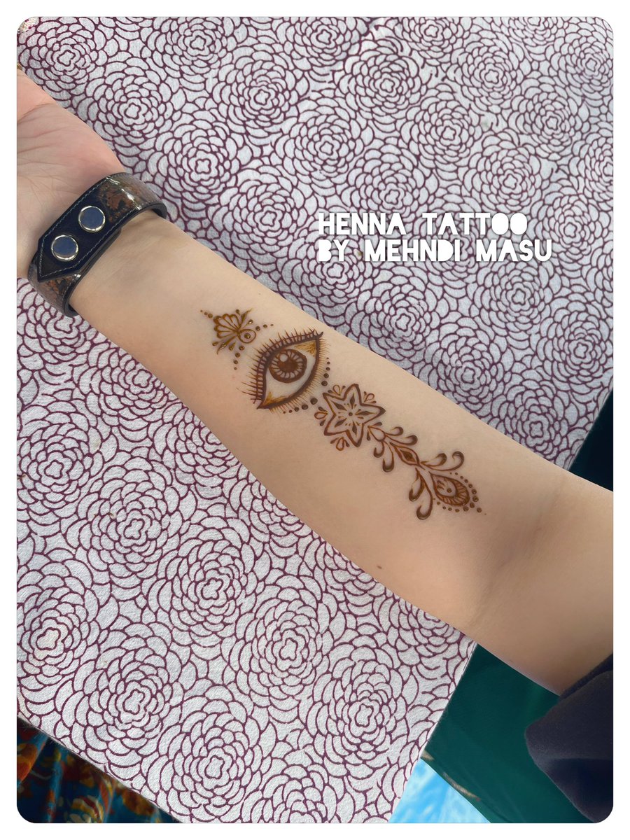 MEHNDI_MASU's tweet photo. 終わっちゃったけど　カンボジアフェスは忙しかったよ、
#ヘナタトゥー　#ジャグアタトゥー #ラオスフェス　#mehndi  #Hennatattoo
 #Henna #jaguatattoo #jagua #mehndi #mehndiart #mehndimasu #hennart #ヘナタトゥー　#ジャグアタトゥー #ジャグア #ヘナアート　#メヘンディー https://t.co/mDzShdp1uL