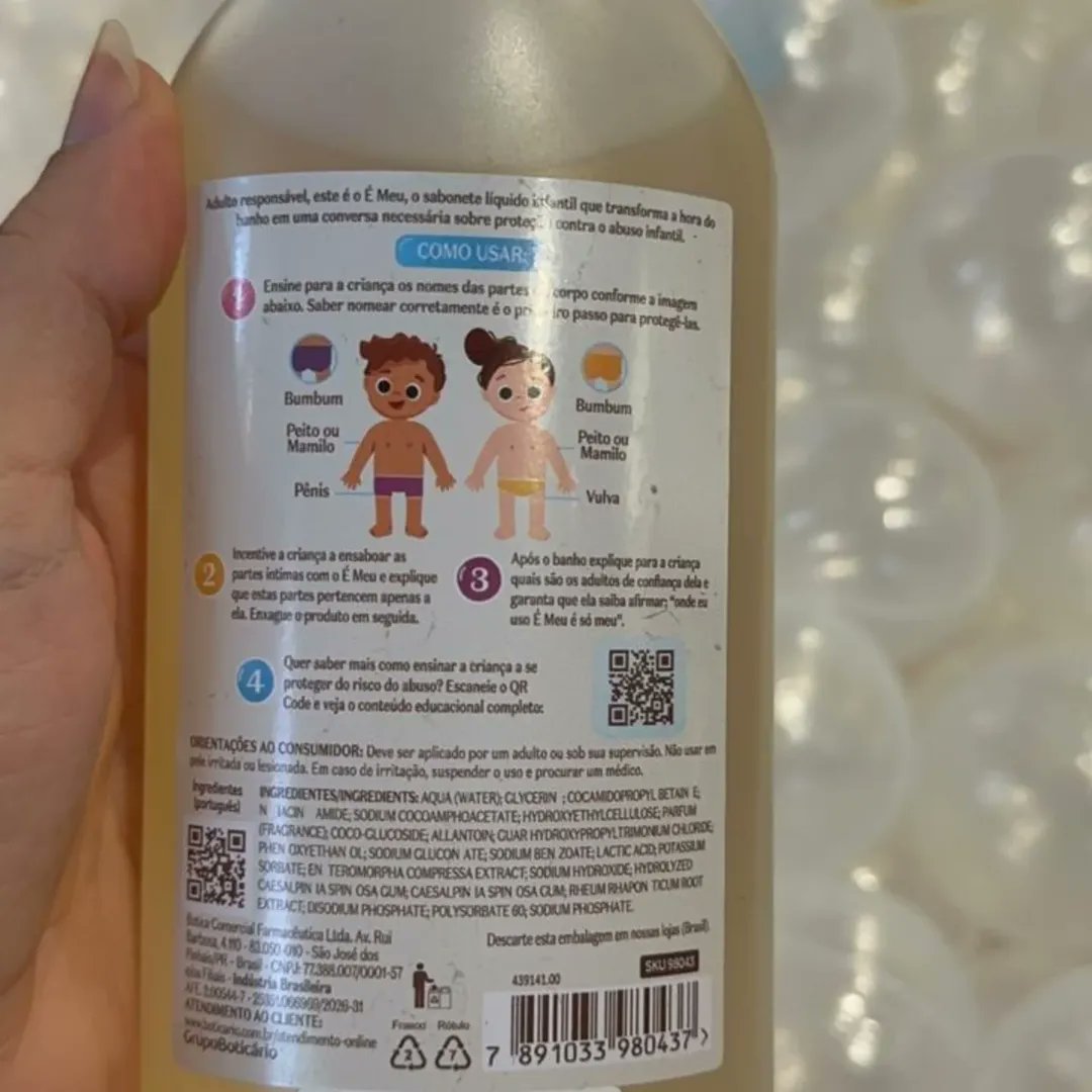 liberta_inst's tweet photo. Prevenção começa com conversa.  

Estamos em parceria com @oboticario no lançamento do movimento É Meu e hoje o projeto ganhou o mundo.  O sabonete infantil É Meu foi criado para transformar a rotina do banho em uma oportunidade de falar sobre limites do corpo, autonomia e cuidado.  

Com linguagem lúdica e conteúdo educativo acessível via QR Code, ele apoia pais e responsáveis nesse diálogo tão importante. E toda a renda das vendas vai direto para o Instituto Liberta.  

Nossa gerente de comunicação, @renatagreco.psi, esteve presente no evento de lançamento, participando da mesa redonda ao lado da psicopedagoga Laila Romano, a especialista que deu base técnica e pedagógica ao projeto.  

Proteger crianças começa nas conversas do dia a dia. #istitutoliberta #oboticario #saberliberta
