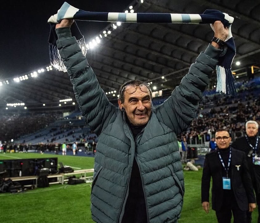 Bonner_one's tweet photo. Sei rimasto per noi, hai provato a far cambiare rotta alla nave ma ti hanno lasciato solo. Eri la spina nel fianco, la voce del popolo, non potevano permettersi di avere un nemico in casa. Quello che hai fatto per noi non lo dimenticheremo. Buona vita Comandante https://t.co/RjDz8UzhlB