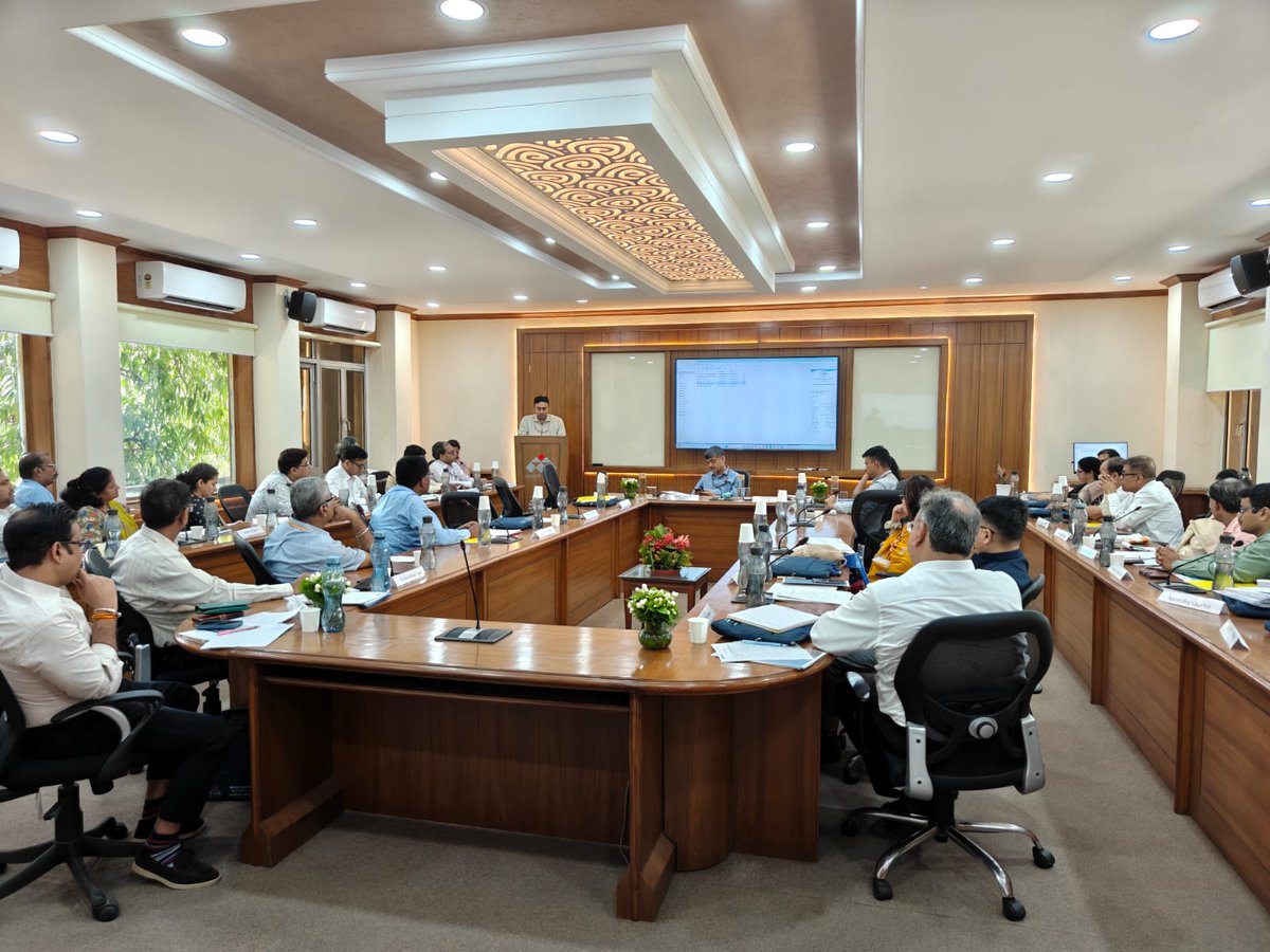 Ministry of Textiles tweet media
