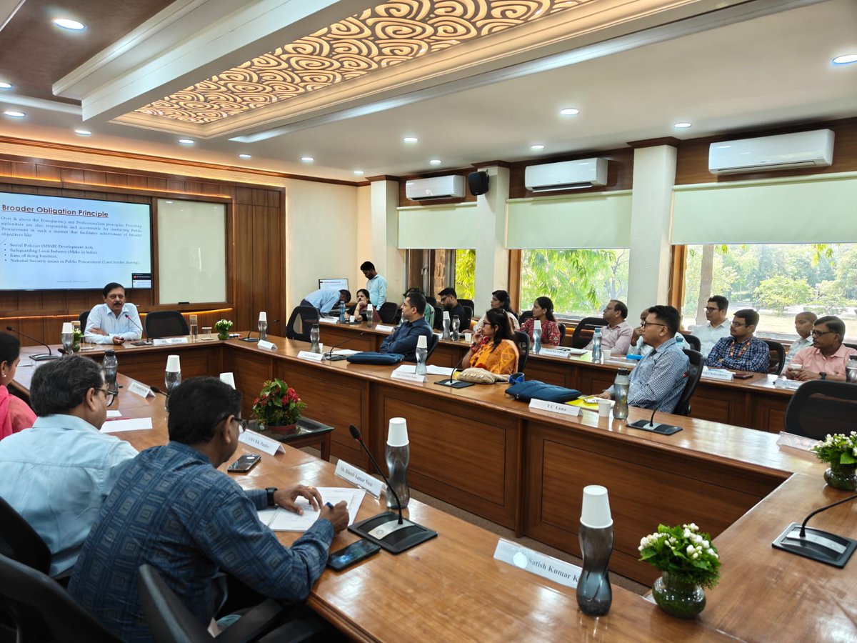 Ministry of Textiles tweet media