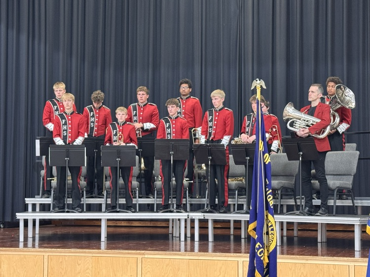 FuldaRaiders's tweet photo. Thank you to our country's military members who gave their lives defending our freedom 🇺🇸 And thank you to the FHS Band members who performed to show their appreciation on Memorial Day! 🎷🎺🪊👍 https://t.co/CU6SHnvvKb