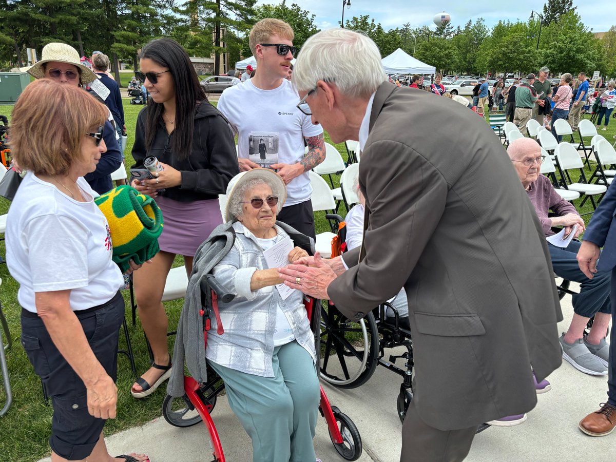 Governor Tony Evers tweet media