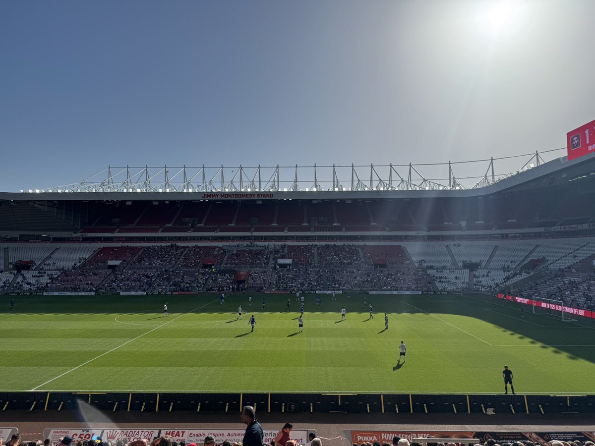 RoryFallow's tweet photo. Ronaldinho and his pals having a kick about at the Europa League Stadium of Light https://t.co/0HzDNxsTYK