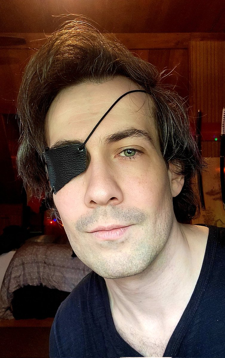 JimAvi_Resolve's tweet photo. Well, I made a choice. I shaved completely. Not sure if it's better but certainly took 20 years off. I got that Jill Valentine anti aging thing.😆🥪 #cleanshave #JillValentine #sandwich #REBHfun https://t.co/HiBDUmwf5B