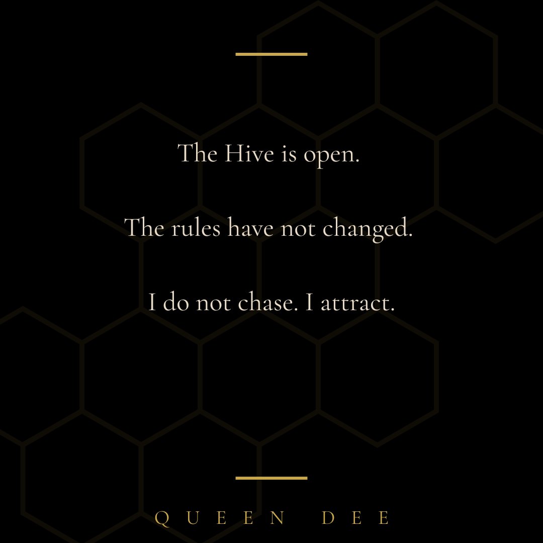 QueensDeehive's tweet photo. The Hive is open.  🐝 #deehive https://t.co/jdQECyVw5N