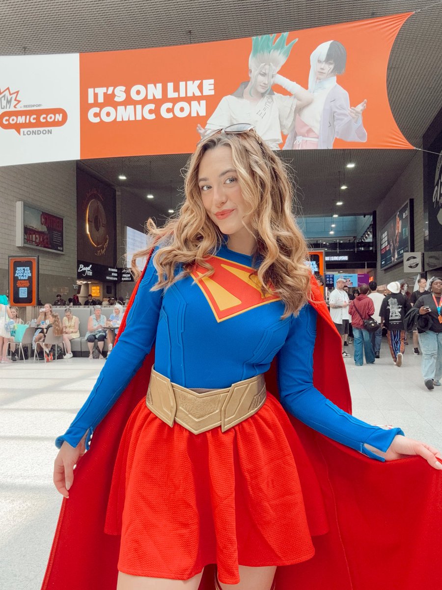 alicespixels's tweet photo. LOOK OUT ❤️ #Supergirl https://t.co/egZOh4dLKX