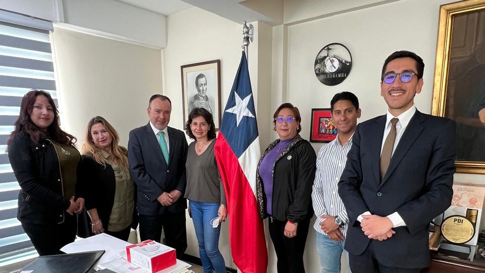 Consulado General de Chile en La Paz tweet media