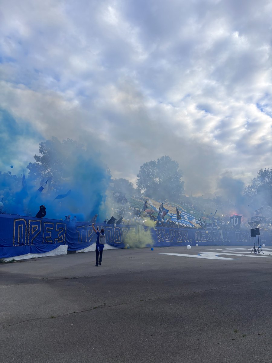 LaGrinta's tweet photo. On Tour.  Levski Sofia : 17 ans de traumatismes, une faillite évitée par le peuple et la fin de l’empire Ludogorets https://t.co/zAlgyAfs43 https://t.co/GnXmxKTFRC