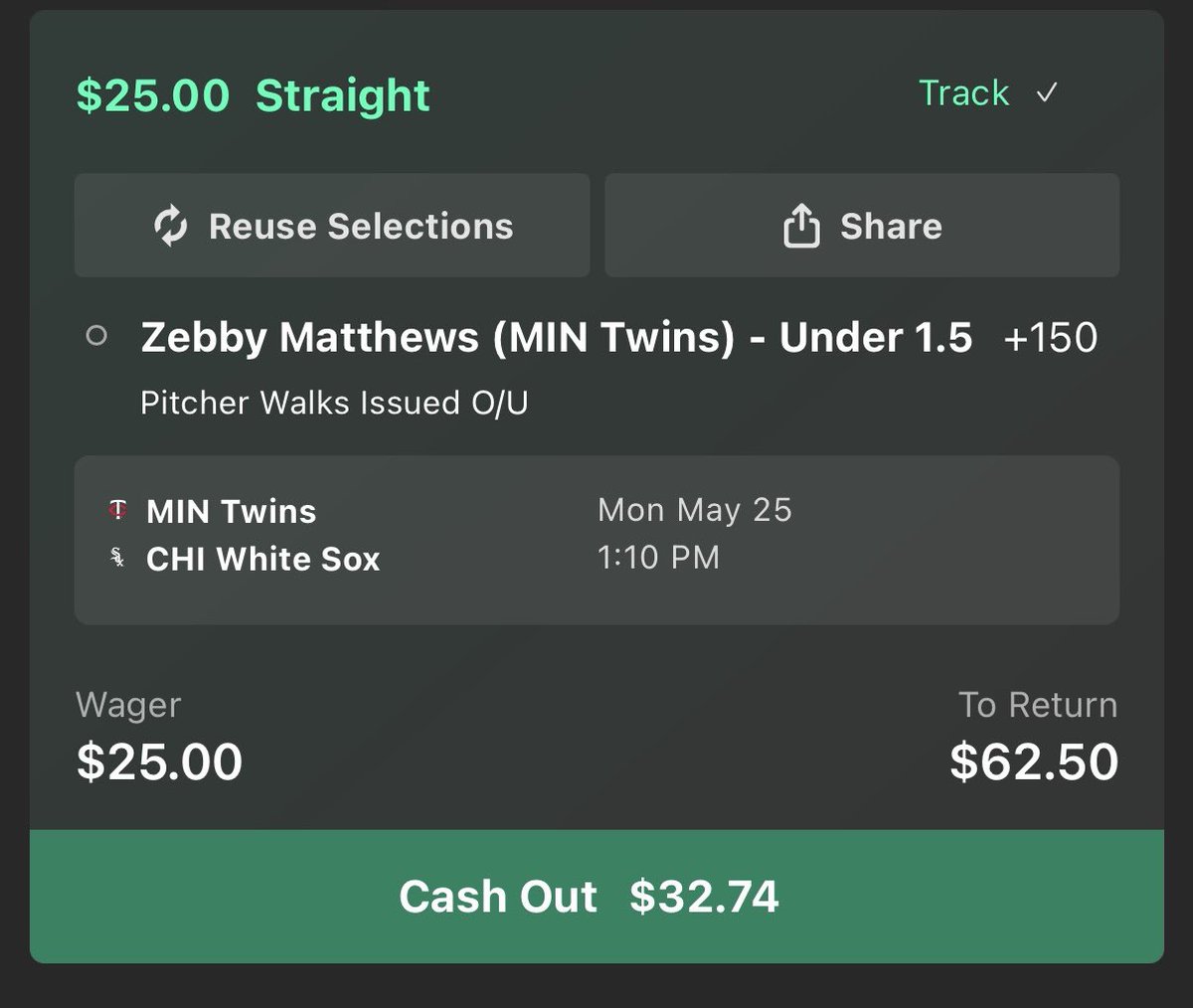 PilotVig's tweet photo. bet placed at +150 this morning

Bet365 already offering $32.74 
cash out on my $25 wager

game starts in an hour

they're scared 😂

tool that found this → https://t.co/iKax8CLquv https://t.co/QAnjQDUpSS