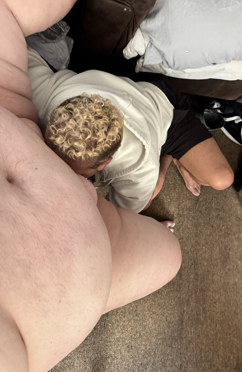 loveallsizes's tweet photo. Cum watch me get some head. 

https://t.co/BoKwP3GgS0 https://t.co/erwJzHqApn