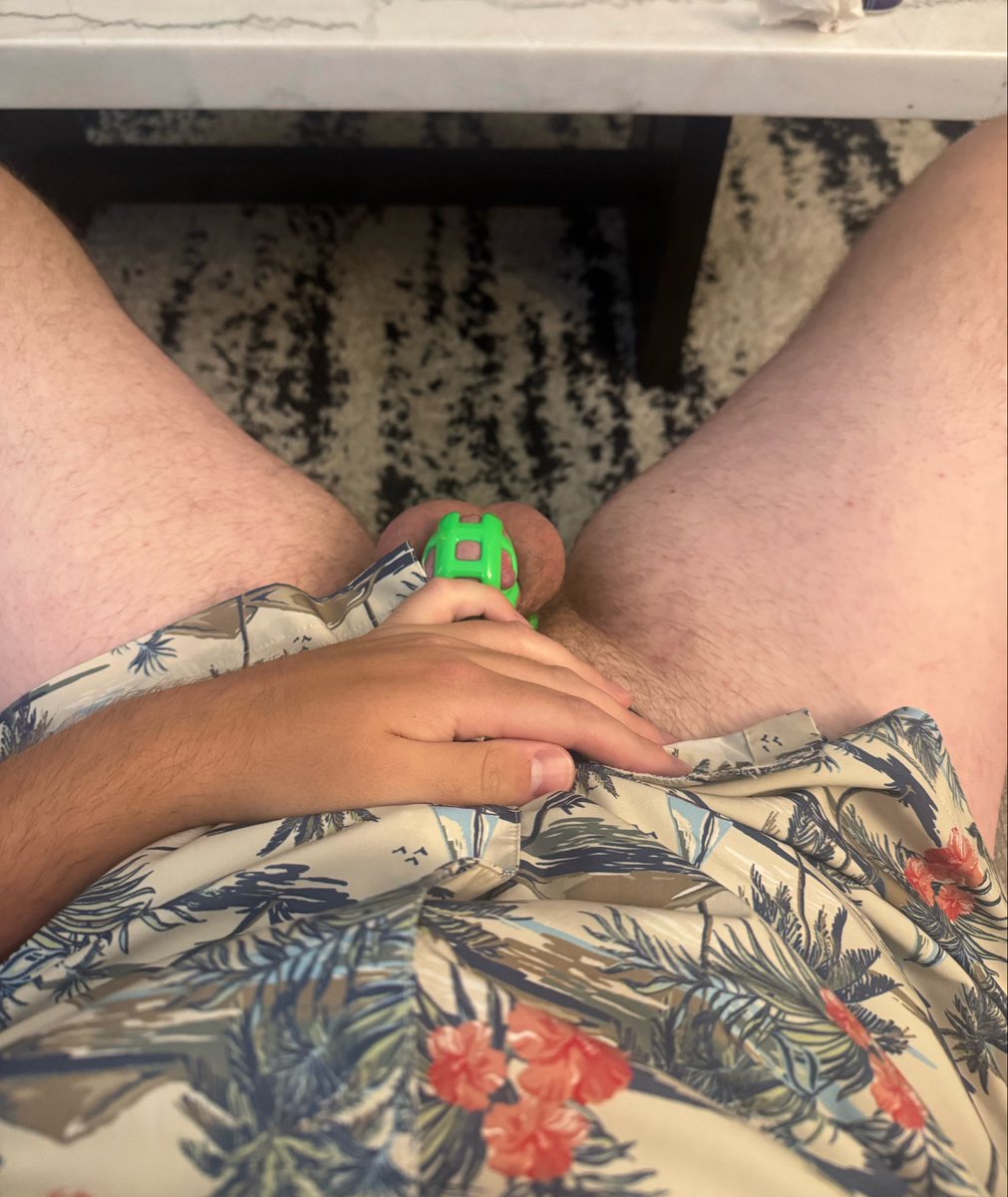 LockedLoserBeau's tweet photo. Times up… here’s to the next 148 hours locked for @master_cotton 

Chastity | Findom | Rt game | loser | cuck https://t.co/jQyB0tMw0G