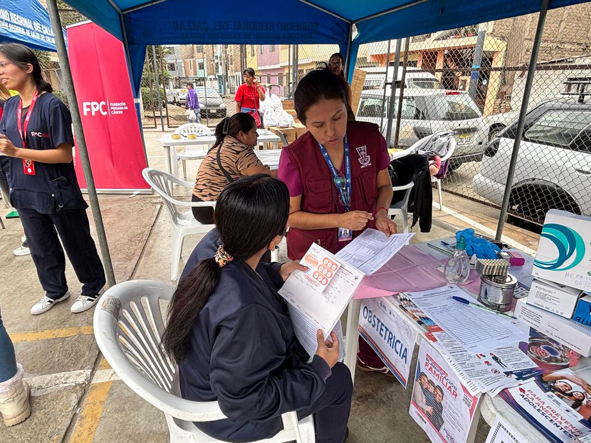 DiresaCallao's tweet photo. ¡Bajo el lema, “Semana nacional de la prevención. Prevenir es Vivir” se realizó la campaña del SSIROBUS. Más de 700 pobladores recibieron atención gratuita en medicina, dermatología, neumología, vacunación, laboratorio, nutrición, entre otros servicios. https://t.co/OsjsYl8Mk4