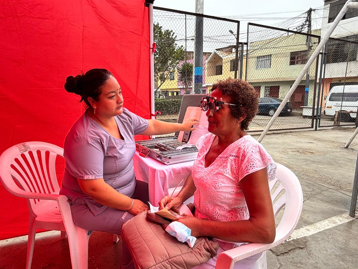 DiresaCallao's tweet photo. ¡Bajo el lema, “Semana nacional de la prevención. Prevenir es Vivir” se realizó la campaña del SSIROBUS. Más de 700 pobladores recibieron atención gratuita en medicina, dermatología, neumología, vacunación, laboratorio, nutrición, entre otros servicios. https://t.co/OsjsYl8Mk4