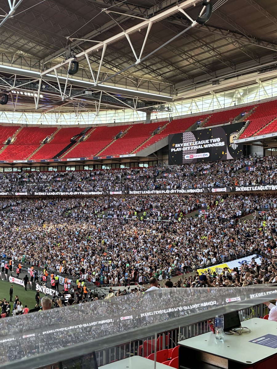 AdamHowarthSJ's tweet photo. Brilliant support from Notts County at Wembley today. Worthy winners 👏

#Notts https://t.co/10fJ5W7oCO