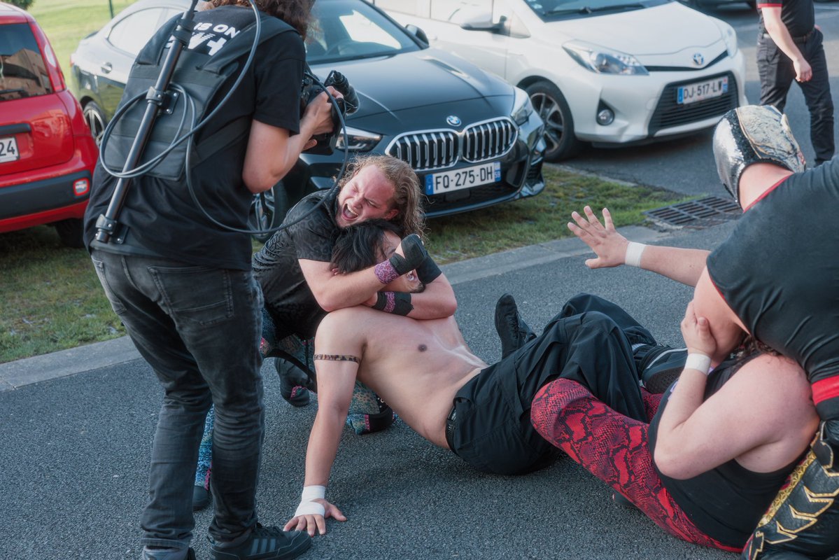 BZWrestling tweet media