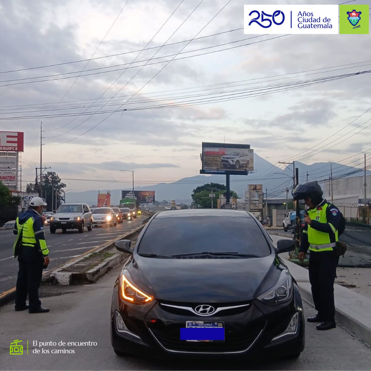 TransmetroGuate's tweet photo. Evita sanciones.
Respeta la vía exclusiva del #Transmetro, este carril está diseñado para mantener una frecuencia más fluida, reducir atrasos y permitir que miles de usuarios lleguen a sus destinos cada día.
#MeVoyEnTransmetro #MuniGuateAlFrente https://t.co/s22VSwP0fH