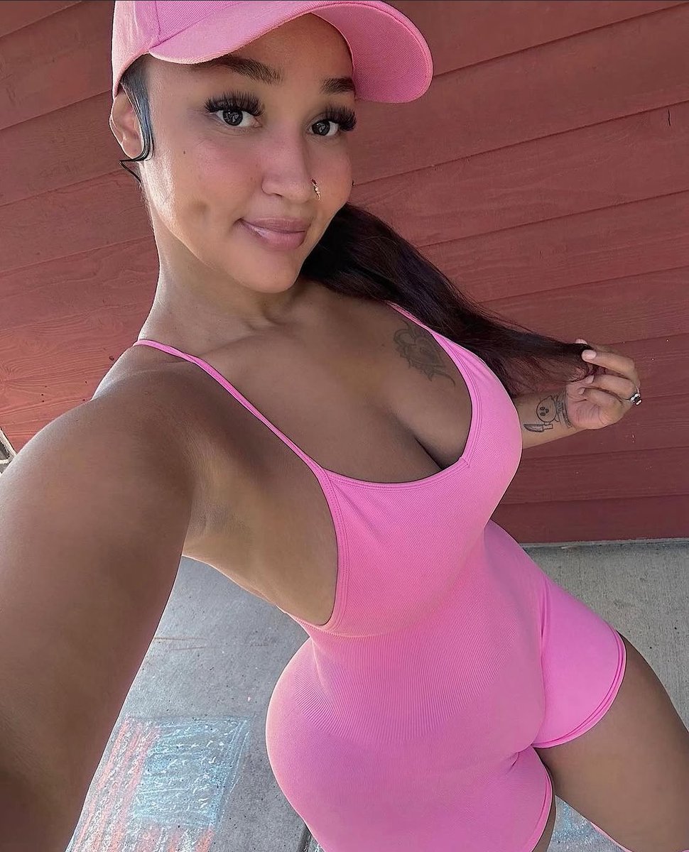 Darlashuttles19's tweet photo. Barbie 💗💗💗 https://t.co/OTds9EkiOe