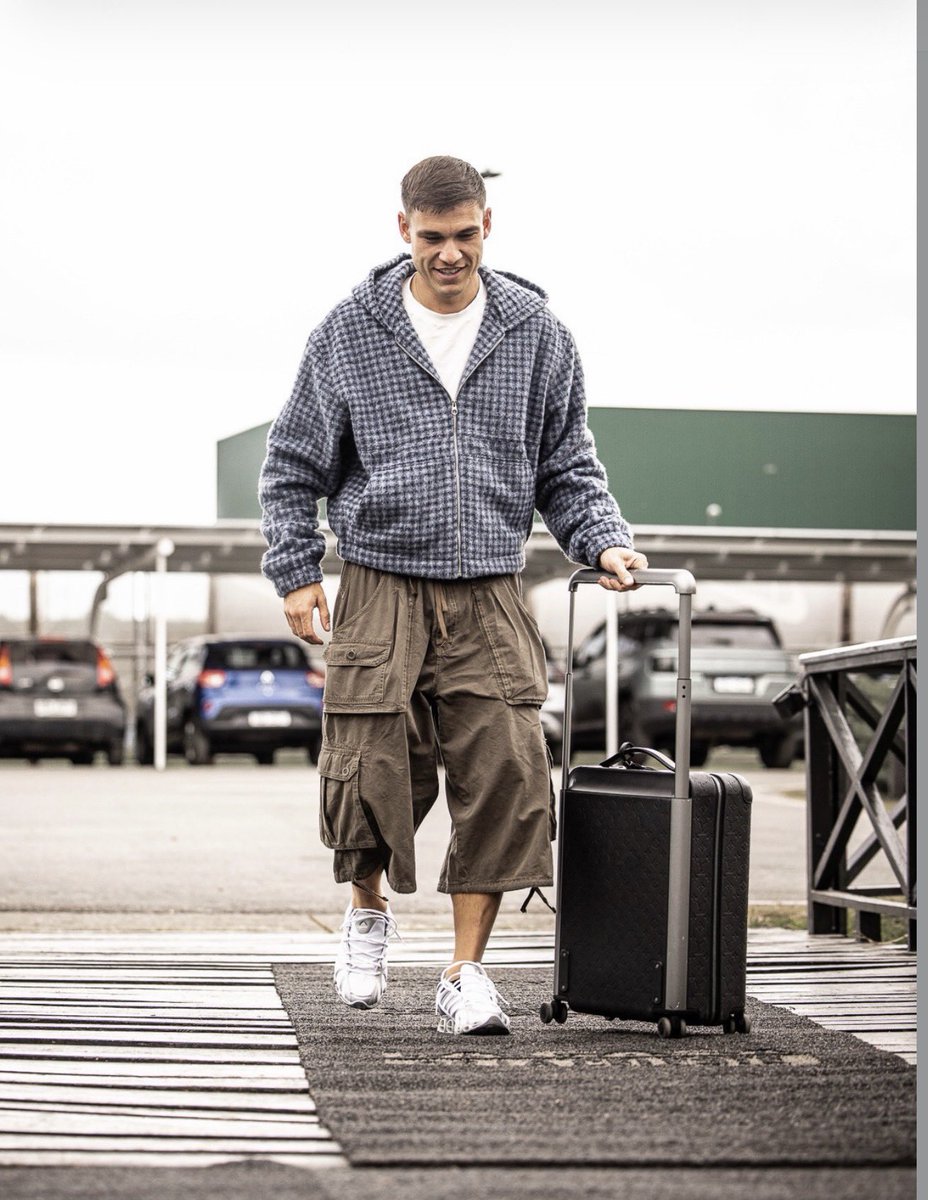 Utdtruthful's tweet photo. 📸 - Manuel Ugarte has arrived at Uruguay’s camp ahead of the World Cup 🇺🇾❤️ https://t.co/y0dlK99qXP