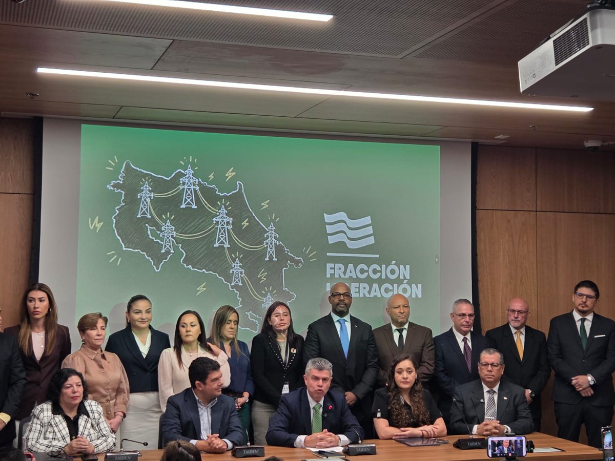 SemanarioU's tweet photo. #UH. Fracción del PLN dice "no" a proyecto de privatización del sector eléctrico

Jefe de bancada del PLN Álvaro Ramírez anuncia que diputados votarán en contra del proyecto de ley de Armonización

Diputados del PLN anuncian que presentarán proyecto de ley de emergencia para la seguridad energética.

Excandidato presidencial Álvaro Ramos critica crisis diplomática con Panamá y exhorta al Gobierno a restablecer  diálogo para asegurar la energía proveniente de ese país