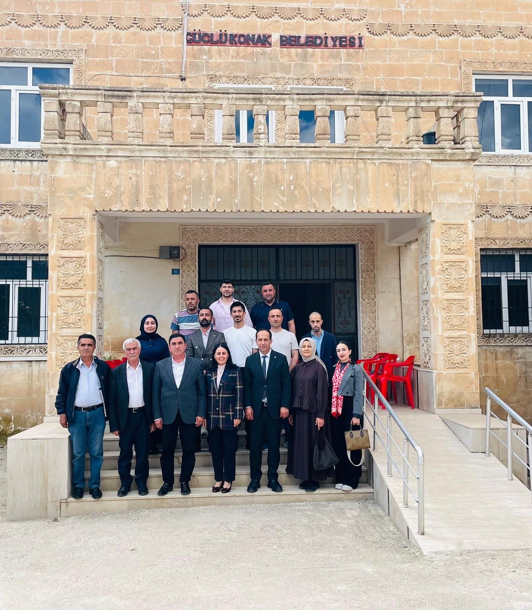 hatice_atan73's tweet photo. 📍Güçlükonak Belediyesi 

AK Parti İlçe Başkanı Cüneyt Aktuğ, Kadın Kolları Başkanı Semra Erden, MHP İlçe Başkanı Nedim Aktuğ, BBP İlçe Başkanı Abdurrahim Aktuğ’ un eşliğinde; BBP Belediye Başkanı Selahattin Aktuğ’ u ziyaret ettik.

Samimi ev sahipliği için Belediye Başkanına teşekkür ediyor, çalışmalarında kolaylıklar diliyorum.

@mustafaciftcitr
@BirolEkici73
@CuneytAktug