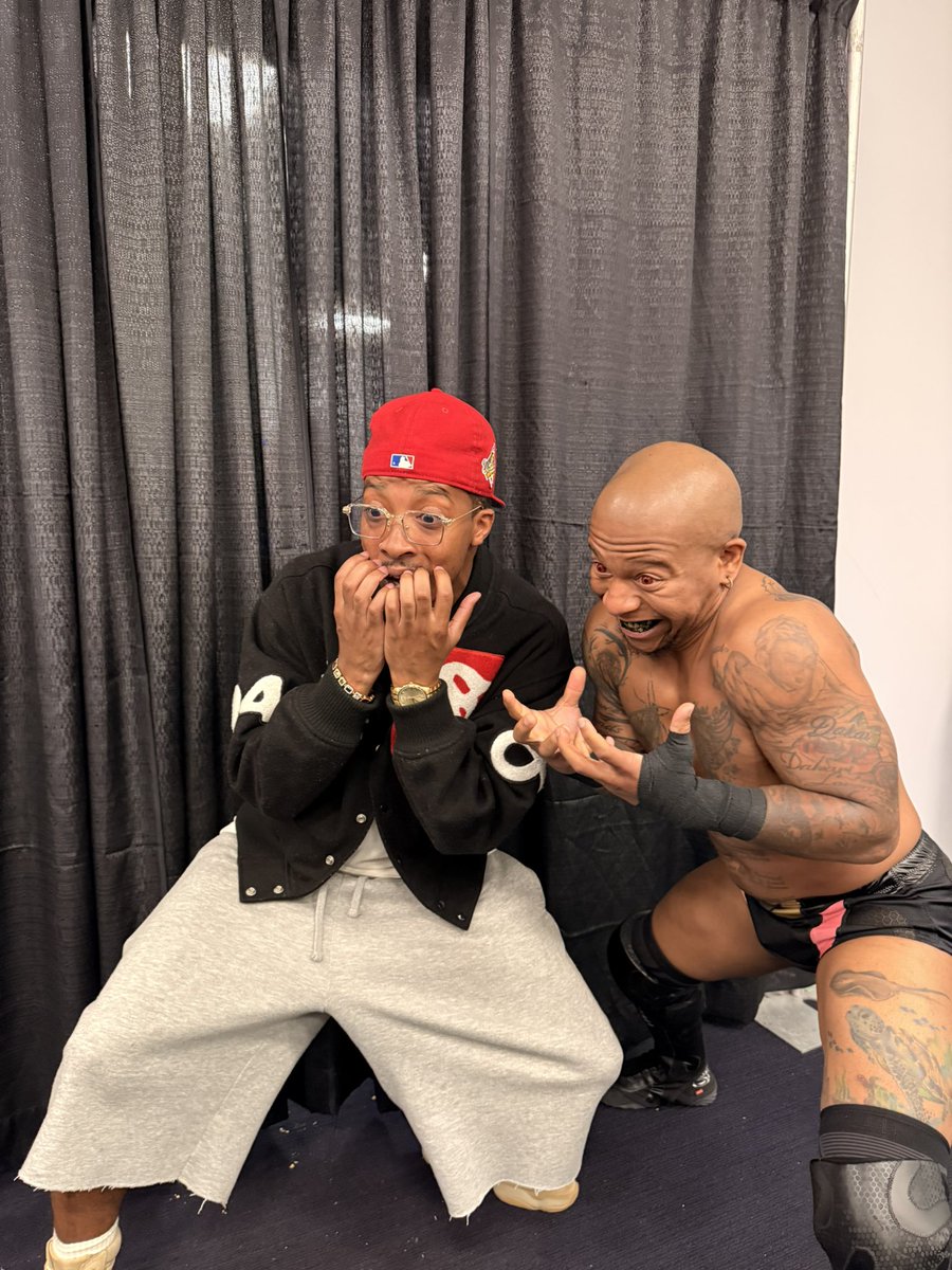 ItsYooQ's tweet photo. A time was HAD yesterday!!
#DoubleOrNothing #AEW https://t.co/9z3dEux4ww