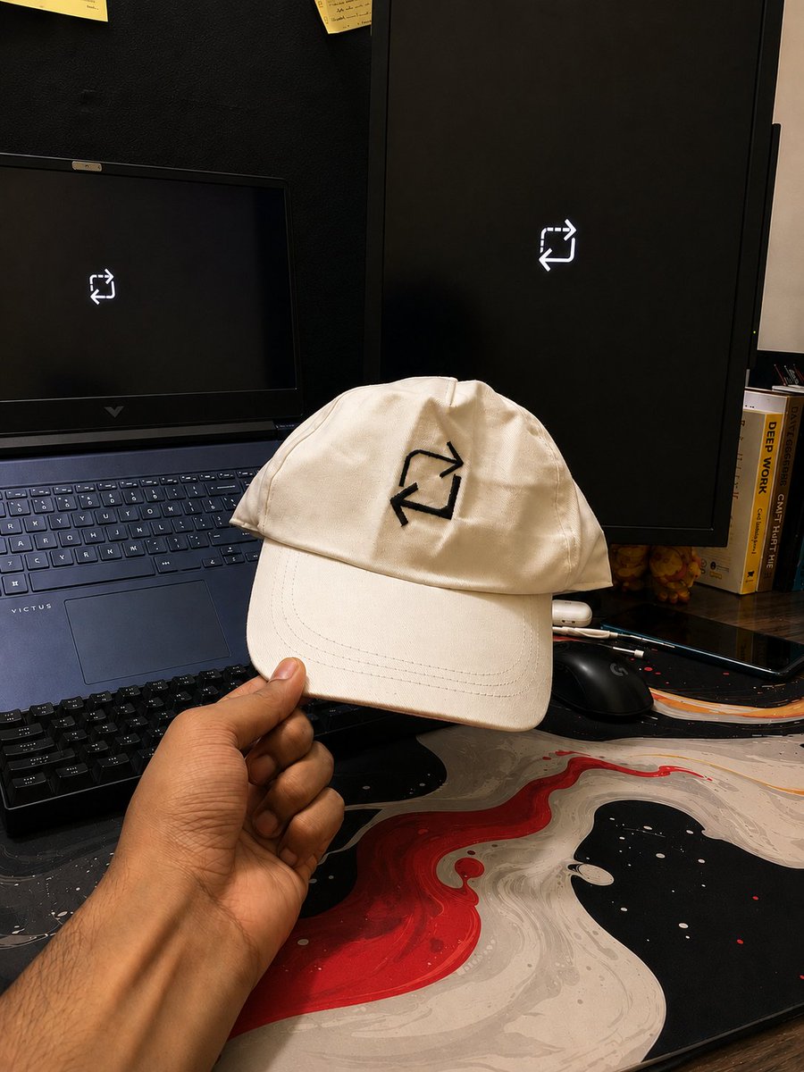 TheKrishSinghh's tweet photo. Just got the @runyourloop merch guys, and ngl its awesome. Just like The Loop itself

Thanks @nush_1320 and @topmateHQ for this amazing merch, less goo... 🥳 https://t.co/RZSXrkxF1C