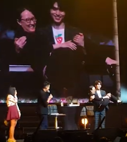 Meteors4you's tweet photo. What about THIS dear?
#LeeDongWook #이동욱 #wookdonglee #leonidmeteorshowerforleedongwook #meteors4you #빛동욱 #kkbyss #킹콩by스타쉽 #4MYDEAR https://t.co/a9pvuJKmRY