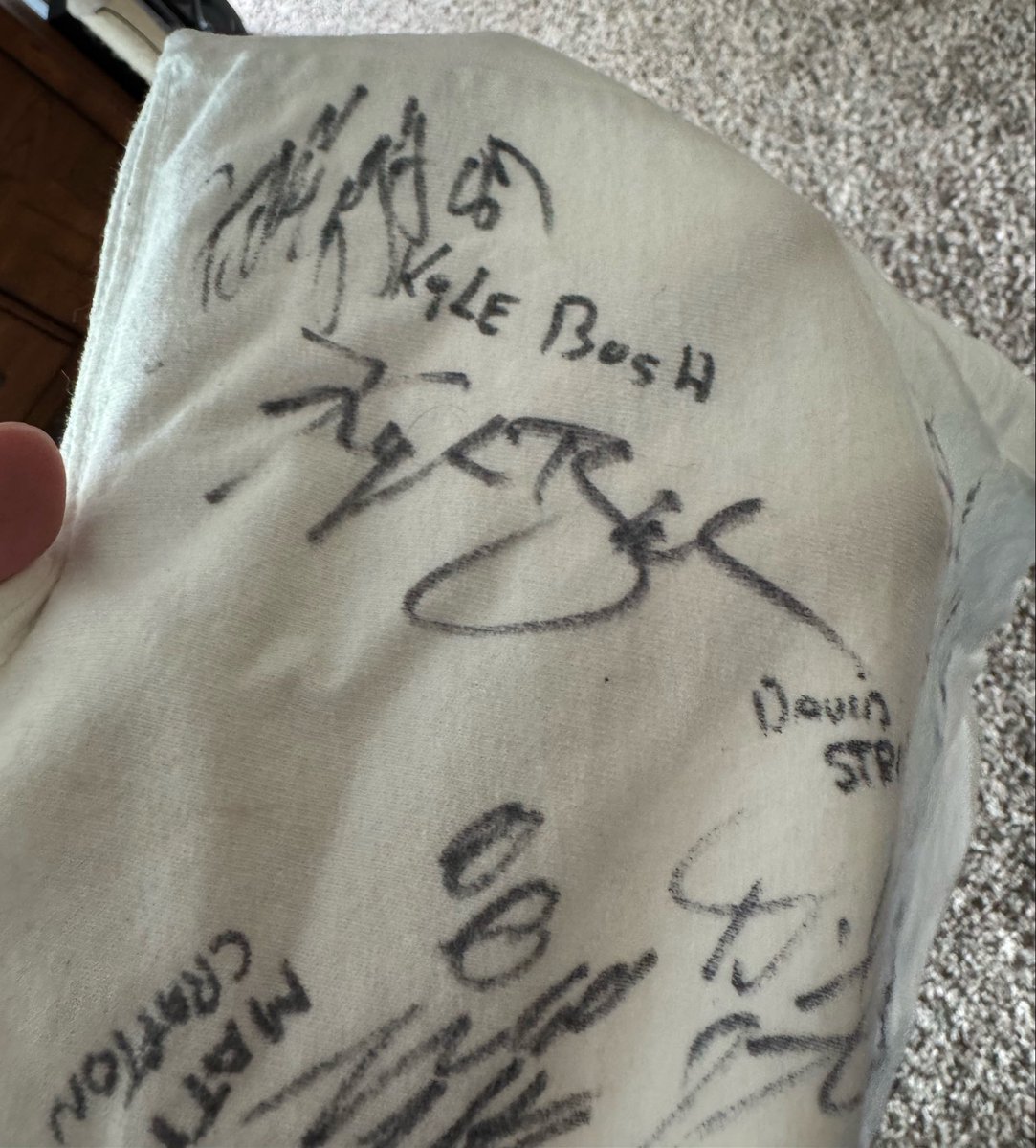 HeiselProduct2's tweet photo. I picked this shirt up in December of 2020 at a thrift store. Someone must’ve passed away and all their NASCAR memorabilia was donated.
In the moment of buying the shirt I was happy. 
Now, having this shirt means so much more to me.
Rest easy, #Rowdy https://t.co/18YUS4q003