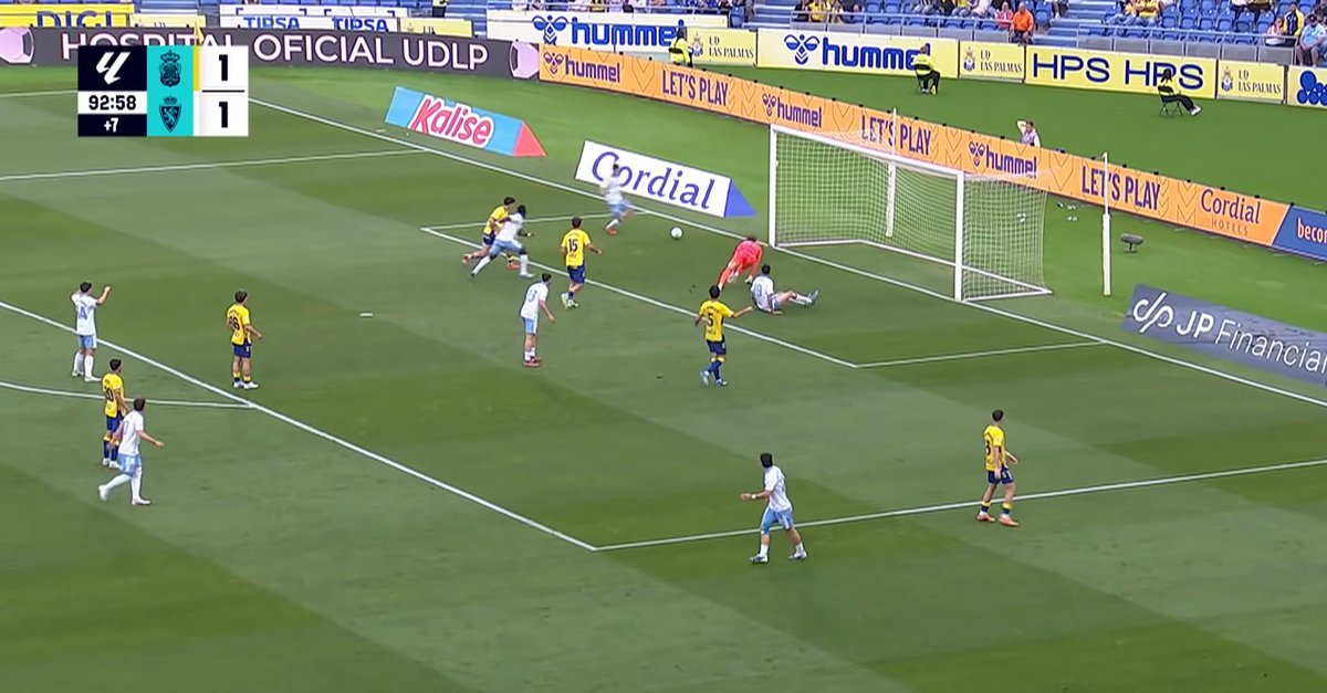 Out of context UD Las Palmas tweet media