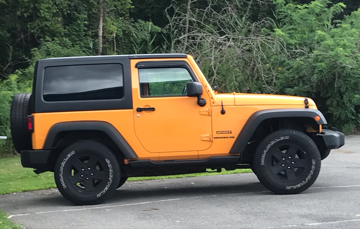 CDesi9's tweet photo. @101214Champs @TruckerDanUSA Plasti Dip spray. Did mine 10 years ago and Still look better than the “chrome” https://t.co/hOJMiM1vlJ