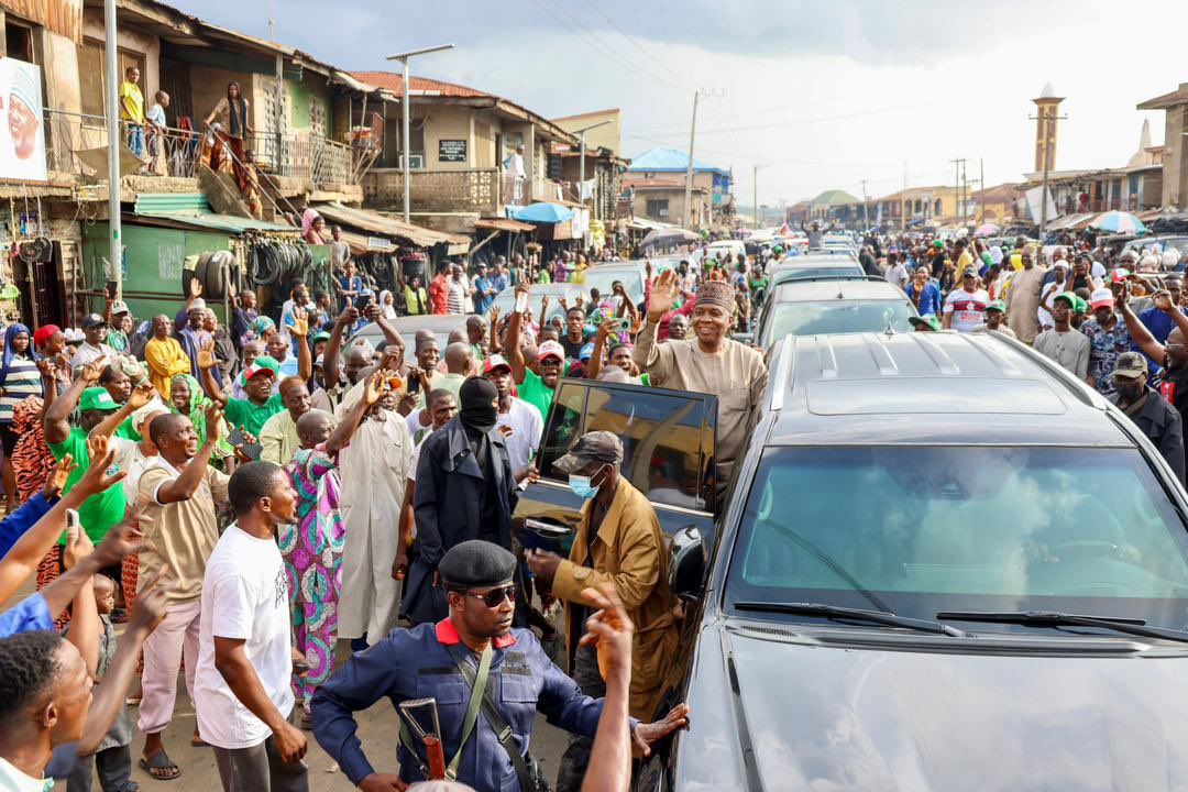 bukolasaraki's tweet photo. Thank you to everyone who came out to welcome me on my arrival in Ilorin this afternoon. https://t.co/IhofhgjnFO